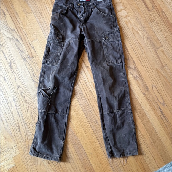 Wrangler Brown Cargo Pants with Relaxed Fit and Distressed Details - Picture 1 of 5